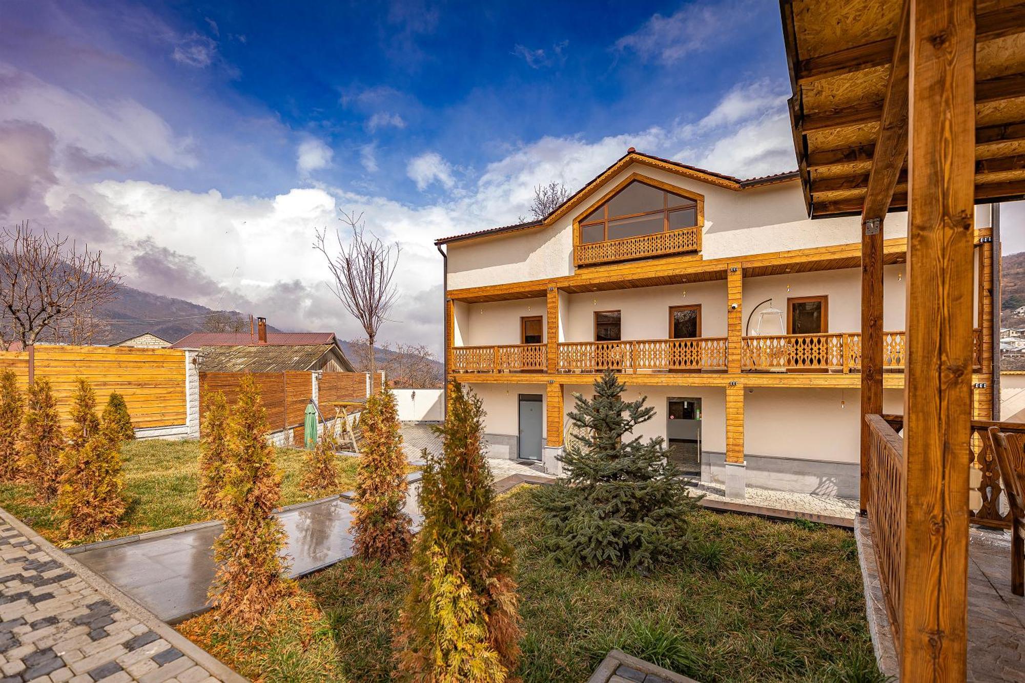 Taniqinn Dilijan Hotel Exterior photo